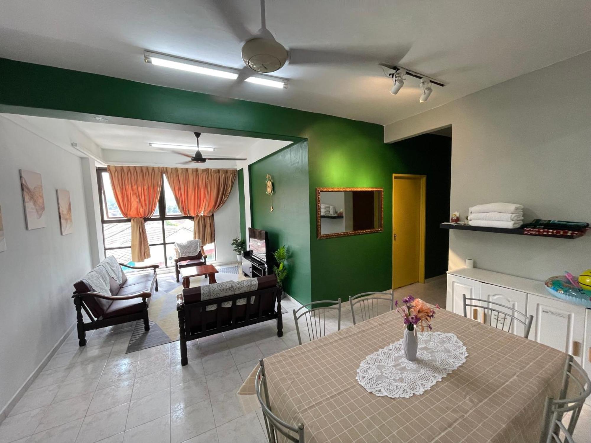 Peaceful Pines 4 Rooms Full Ac & Netflix By Ezyroom Melaka Ayer Keroh Luaran gambar
